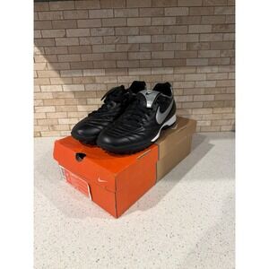 Nike titoria tf never worn